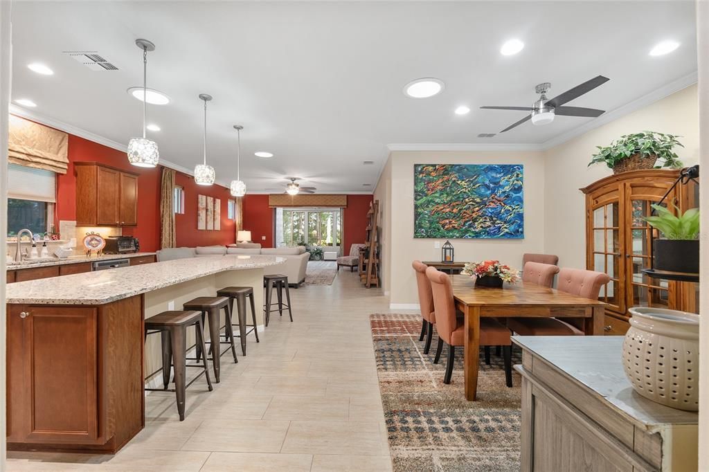 Active With Contract: $399,000 (2 beds, 2 baths, 1978 Square Feet)