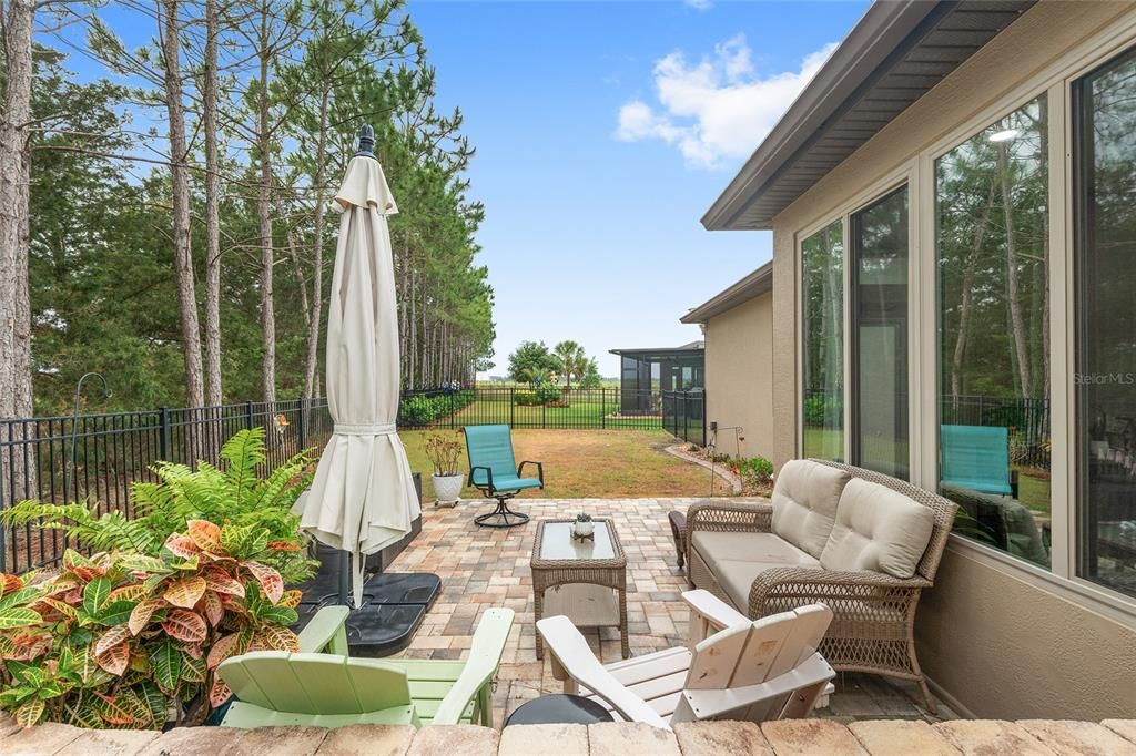 Active With Contract: $399,000 (2 beds, 2 baths, 1978 Square Feet)