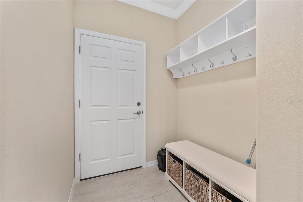 Active With Contract: $399,000 (2 beds, 2 baths, 1978 Square Feet)