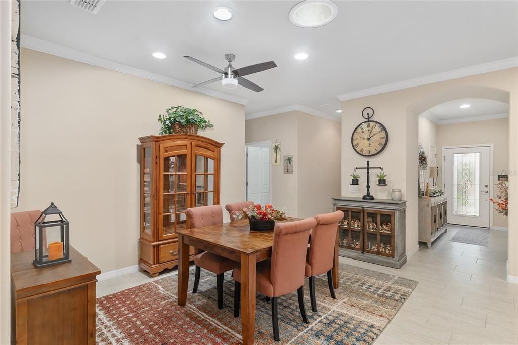 Active With Contract: $399,000 (2 beds, 2 baths, 1978 Square Feet)