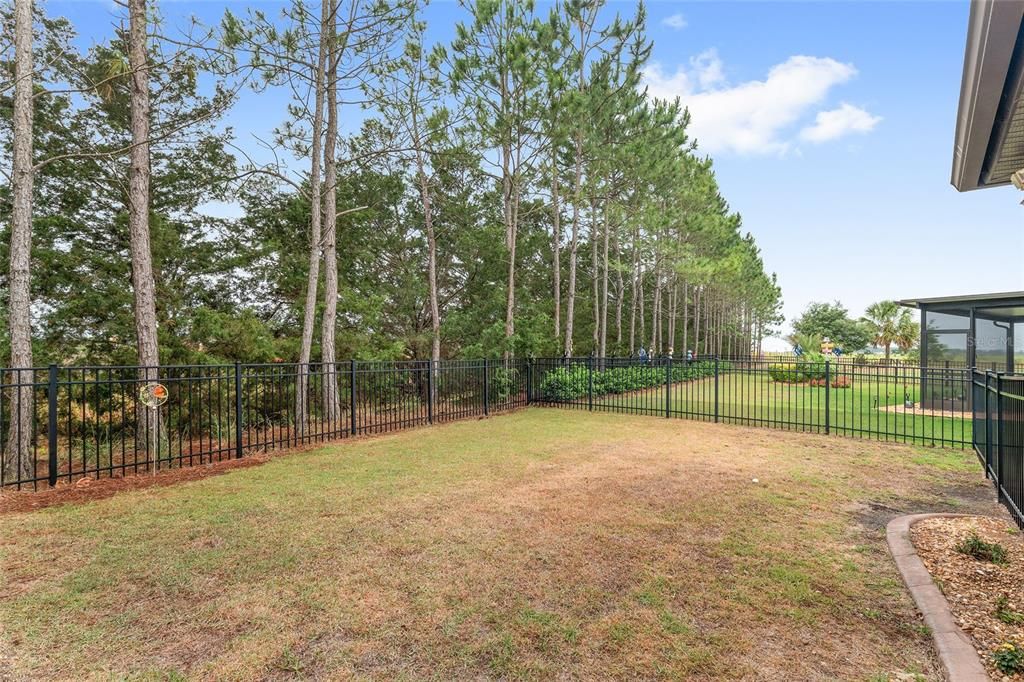 Active With Contract: $399,000 (2 beds, 2 baths, 1978 Square Feet)