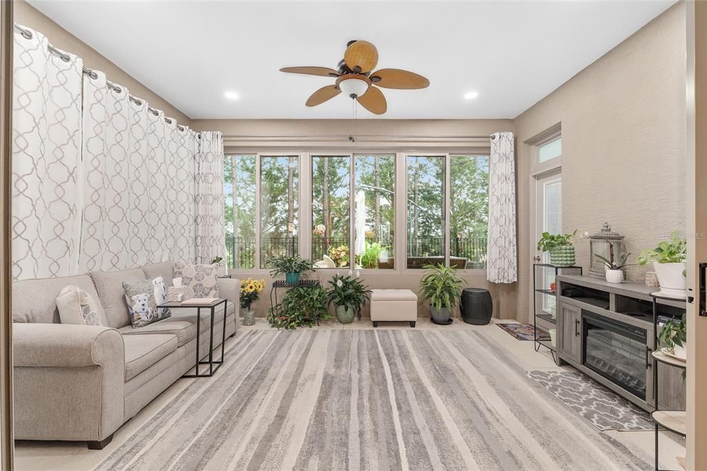 Active With Contract: $399,000 (2 beds, 2 baths, 1978 Square Feet)