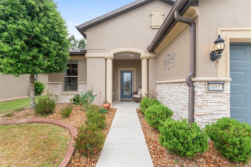 Active With Contract: $399,000 (2 beds, 2 baths, 1978 Square Feet)