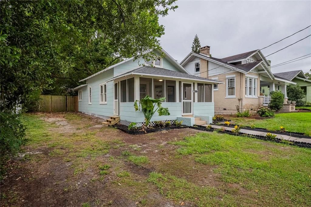 For Sale: $260,000 (3 beds, 1 baths, 837 Square Feet)