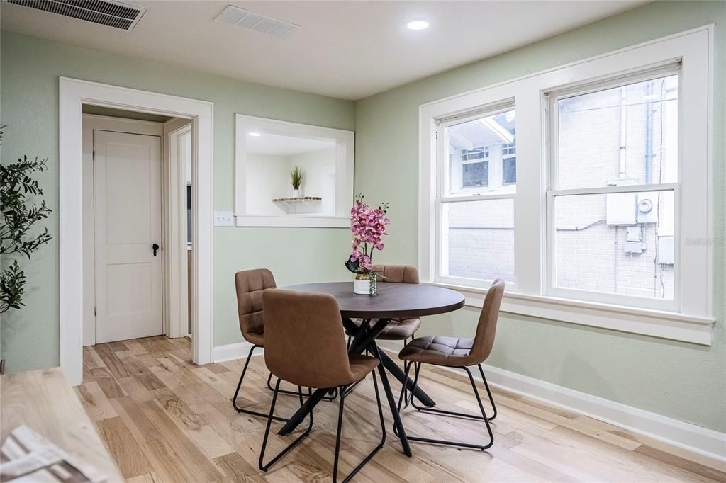 For Sale: $260,000 (3 beds, 1 baths, 837 Square Feet)