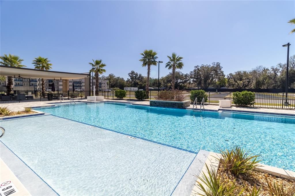 Active With Contract: $424,900 (3 beds, 2 baths, 1640 Square Feet)