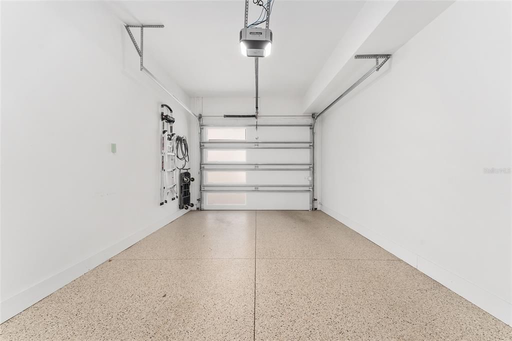 Active With Contract: $424,900 (3 beds, 2 baths, 1640 Square Feet)