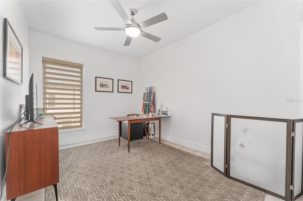 Active With Contract: $424,900 (3 beds, 2 baths, 1640 Square Feet)