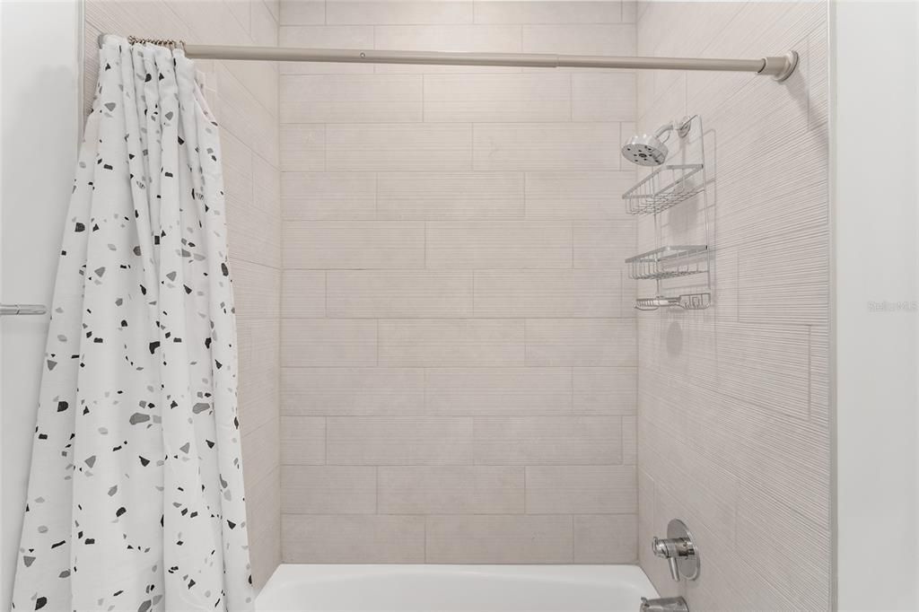 Active With Contract: $424,900 (3 beds, 2 baths, 1640 Square Feet)
