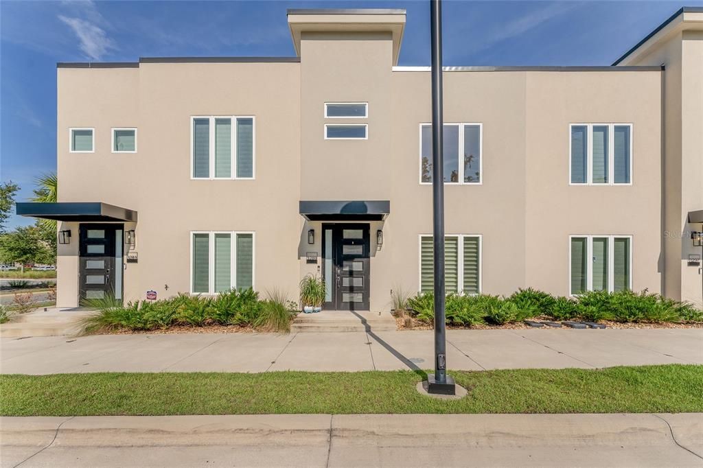 Active With Contract: $424,900 (3 beds, 2 baths, 1640 Square Feet)