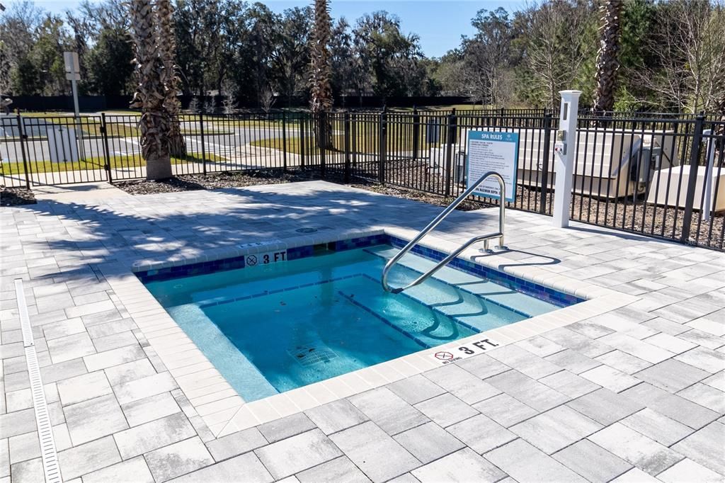 Active With Contract: $424,900 (3 beds, 2 baths, 1640 Square Feet)