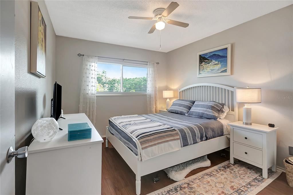 For Sale: $189,000 (2 beds, 2 baths, 1100 Square Feet)