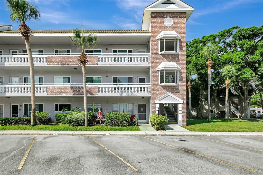 For Sale: $189,000 (2 beds, 2 baths, 1100 Square Feet)