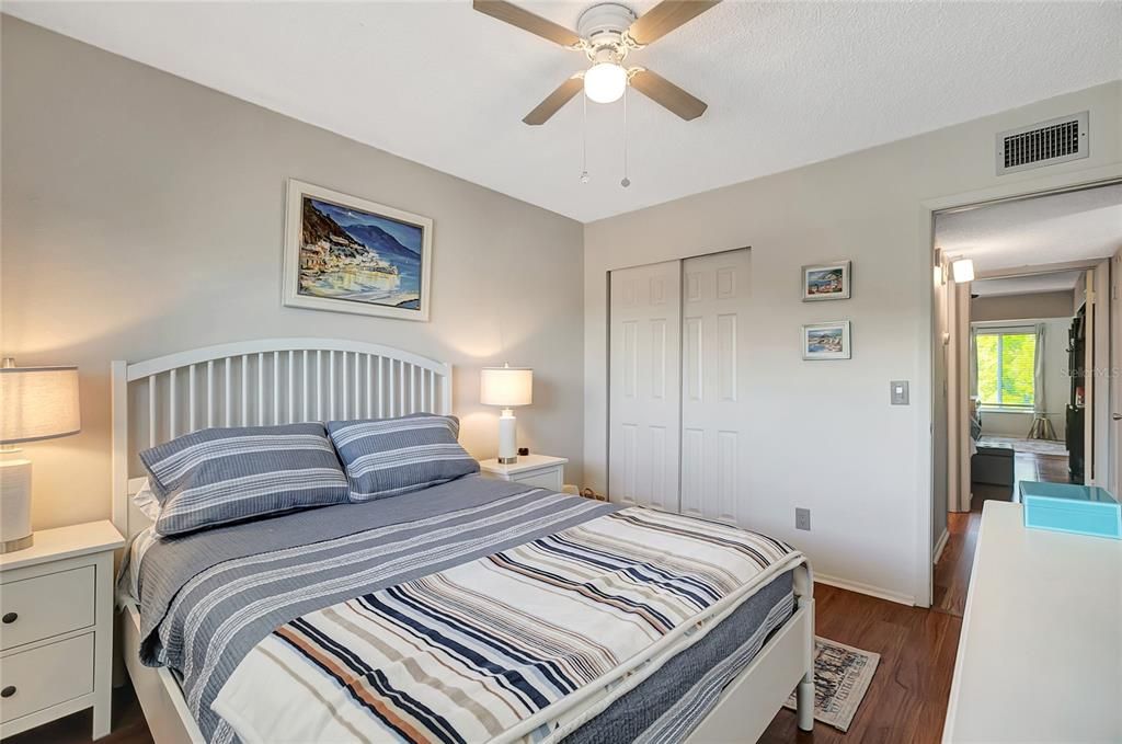 For Sale: $189,000 (2 beds, 2 baths, 1100 Square Feet)