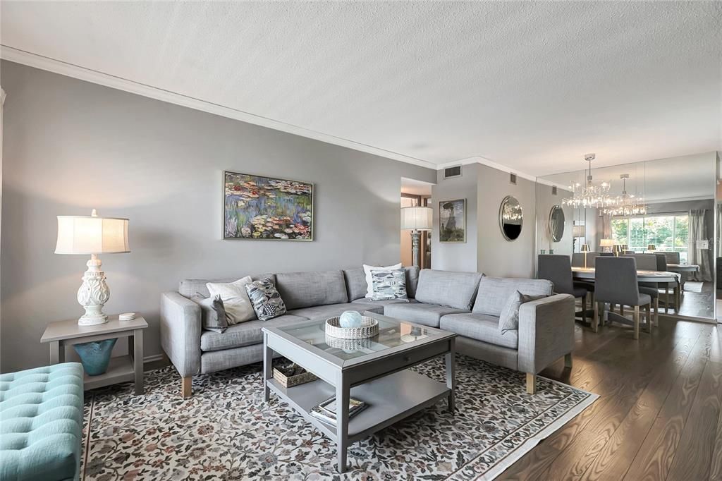 For Sale: $189,000 (2 beds, 2 baths, 1100 Square Feet)