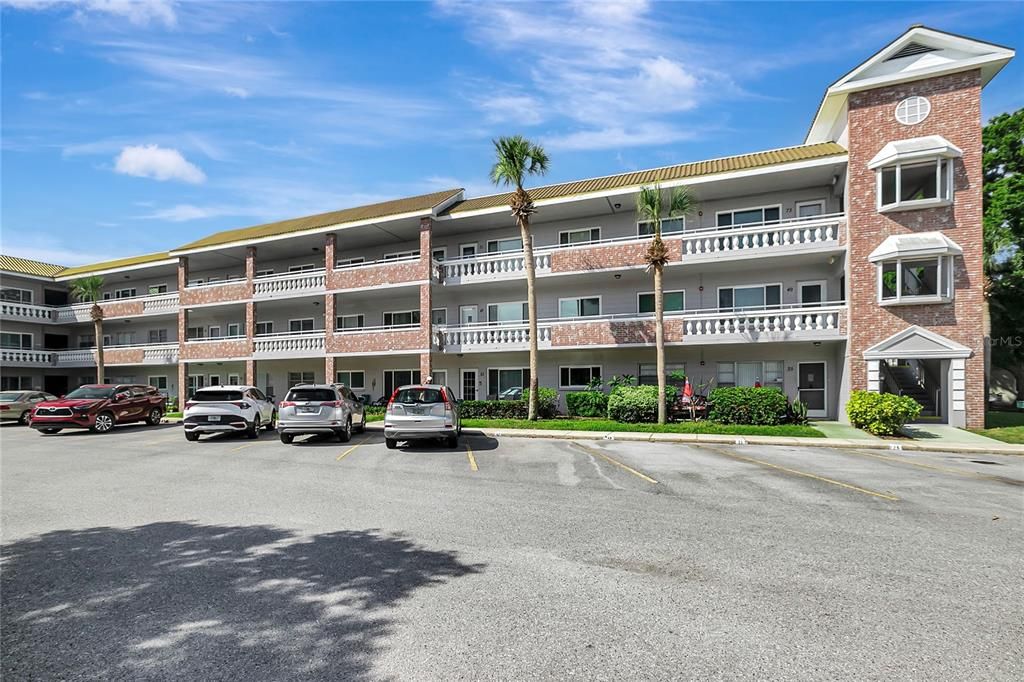 For Sale: $189,000 (2 beds, 2 baths, 1100 Square Feet)