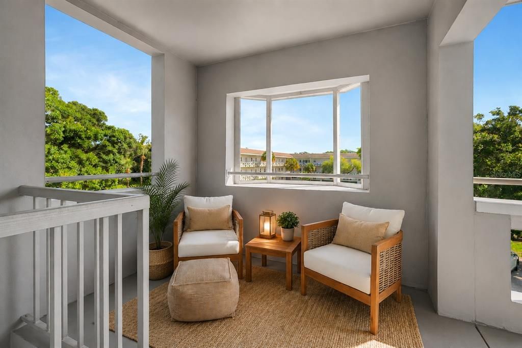 For Sale: $189,000 (2 beds, 2 baths, 1100 Square Feet)