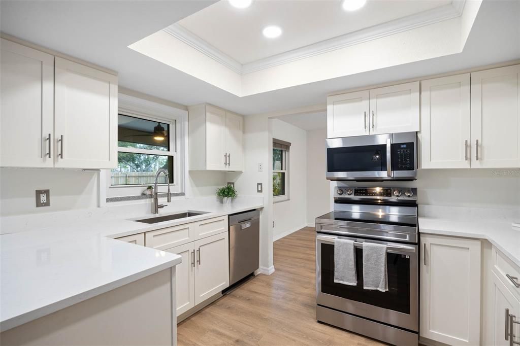Active With Contract: $489,000 (3 beds, 2 baths, 1564 Square Feet)