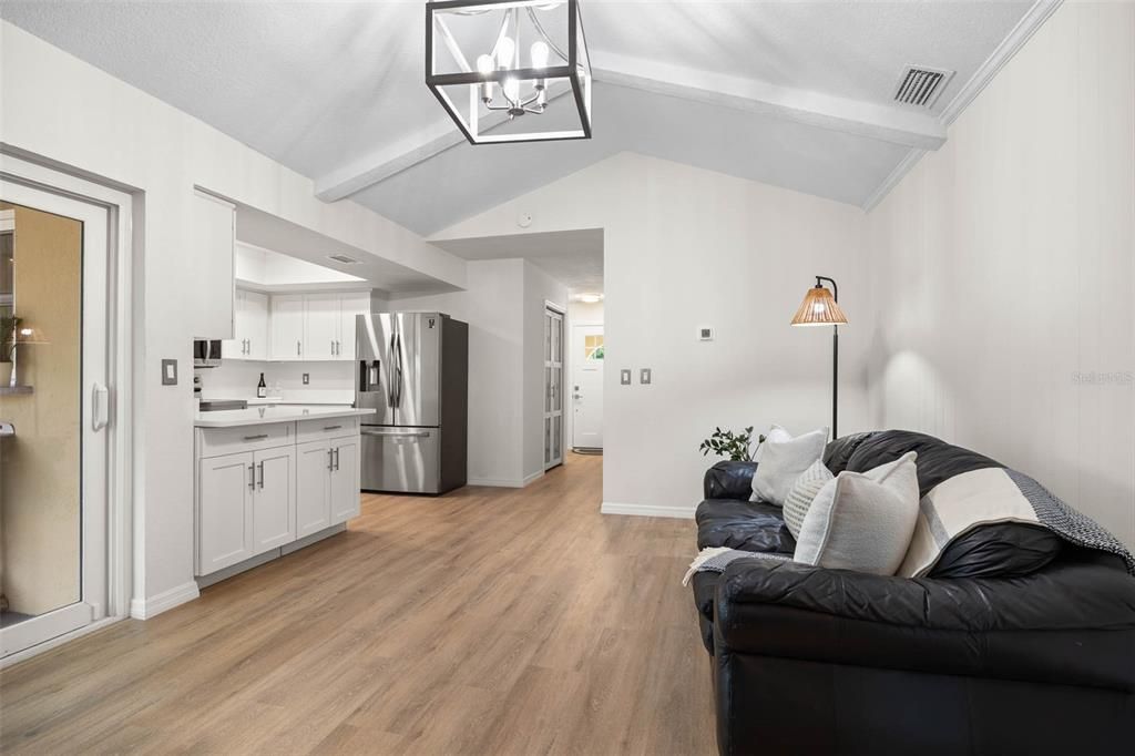 Active With Contract: $489,000 (3 beds, 2 baths, 1564 Square Feet)