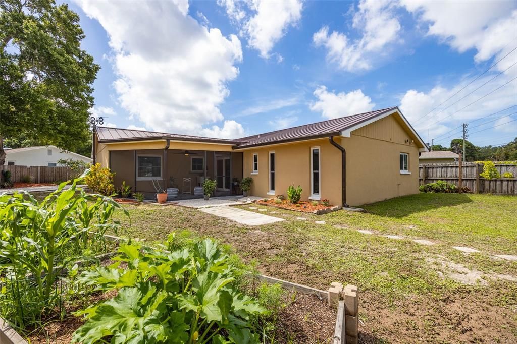 Active With Contract: $489,000 (3 beds, 2 baths, 1564 Square Feet)