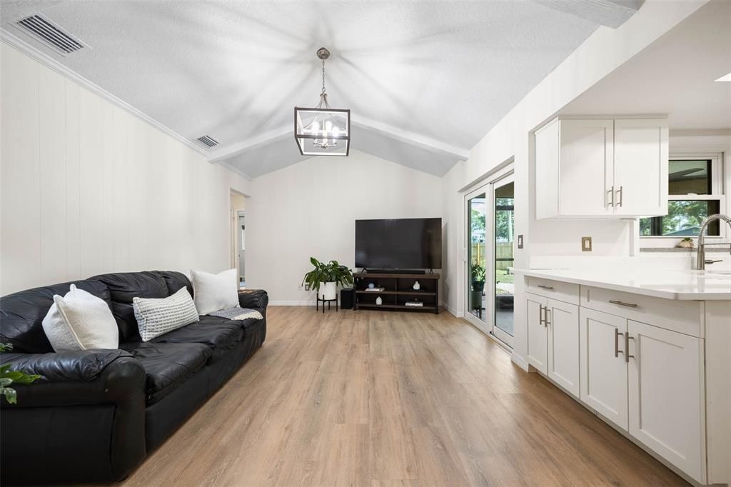 Active With Contract: $489,000 (3 beds, 2 baths, 1564 Square Feet)
