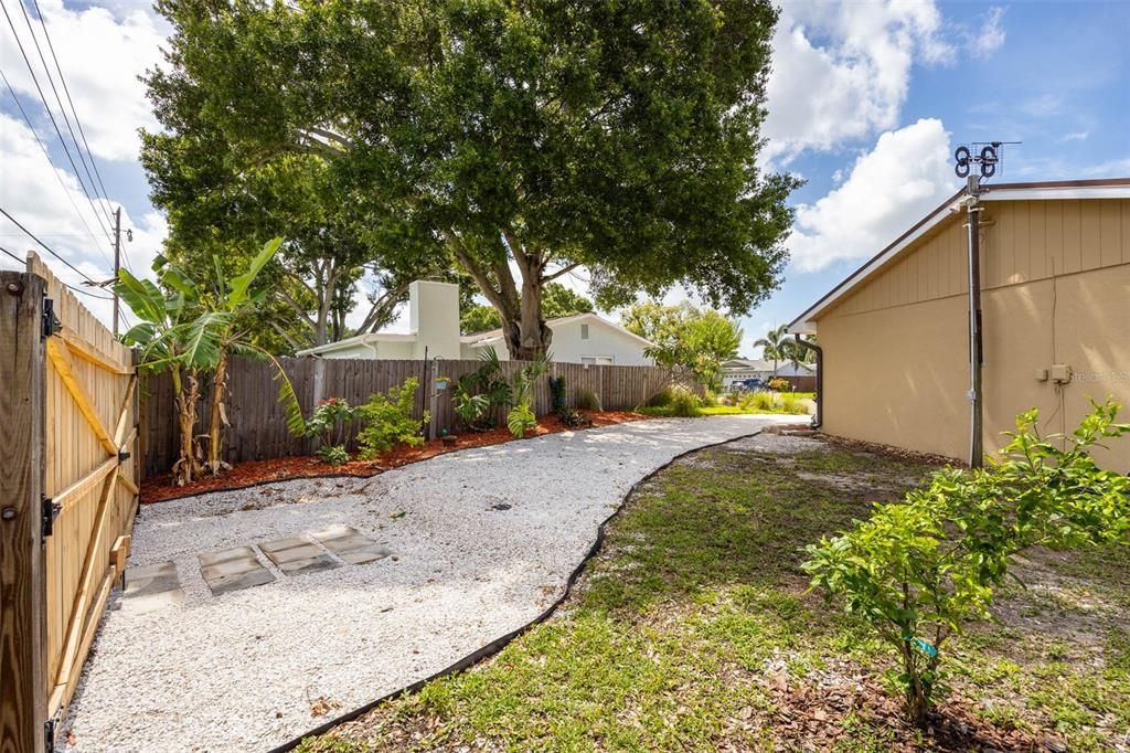 Active With Contract: $489,000 (3 beds, 2 baths, 1564 Square Feet)