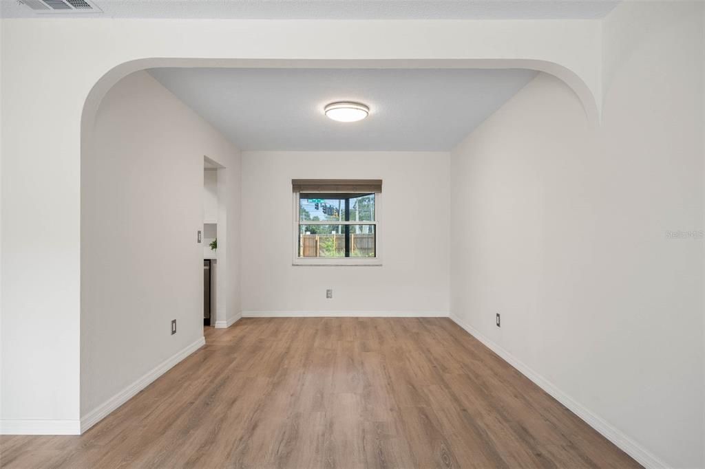 Active With Contract: $489,000 (3 beds, 2 baths, 1564 Square Feet)
