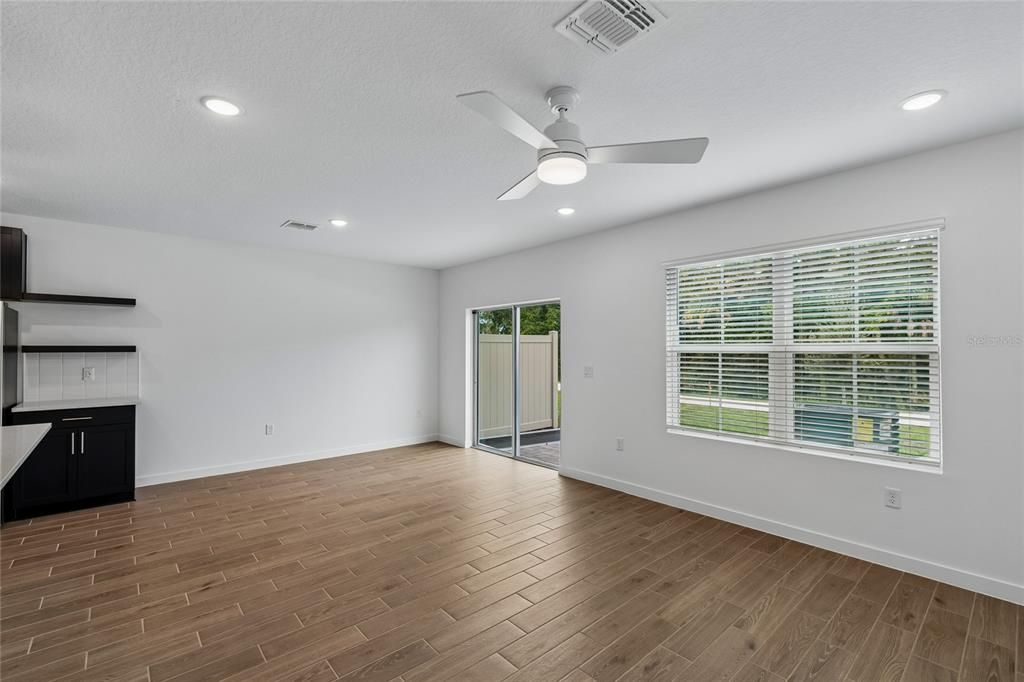 En Venta: $259,990 (3 camas, 2 baños, 1712 Pies cuadrados)