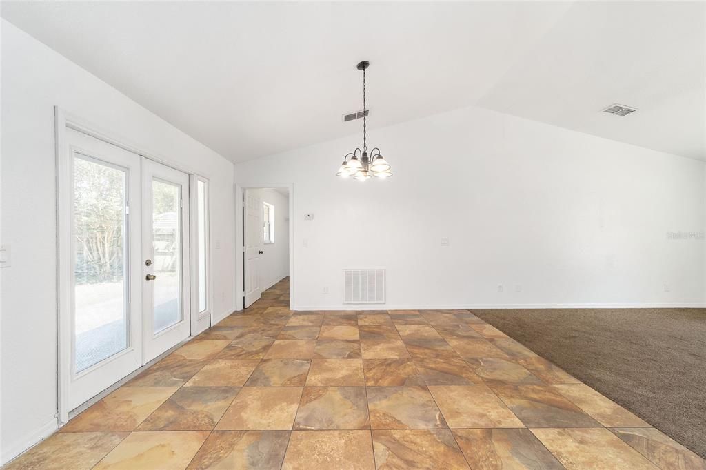 В аренду: $1,675 (3 спален, 2 ванн, 1412 Квадратных фут)