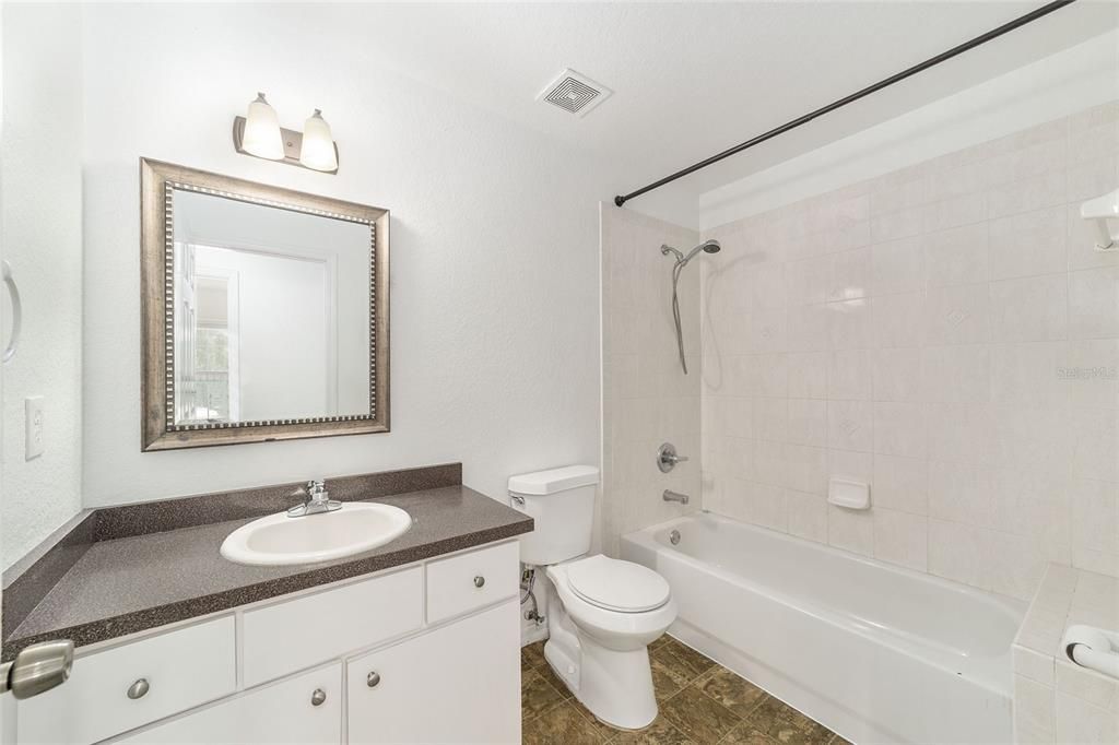 В аренду: $1,675 (3 спален, 2 ванн, 1412 Квадратных фут)