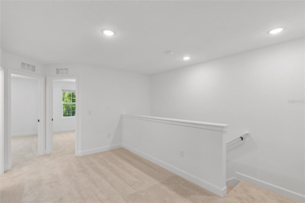 На продажу: $304,990 (3 спален, 2 ванн, 1712 Квадратных фут)