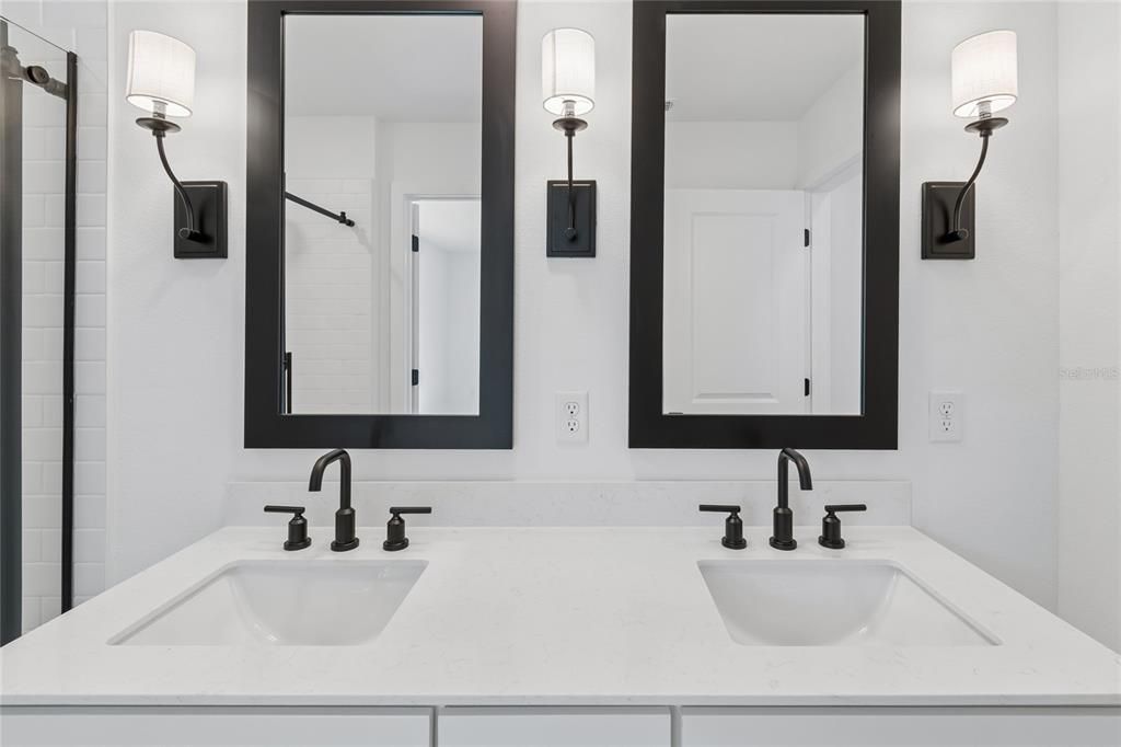 На продажу: $304,990 (3 спален, 2 ванн, 1712 Квадратных фут)