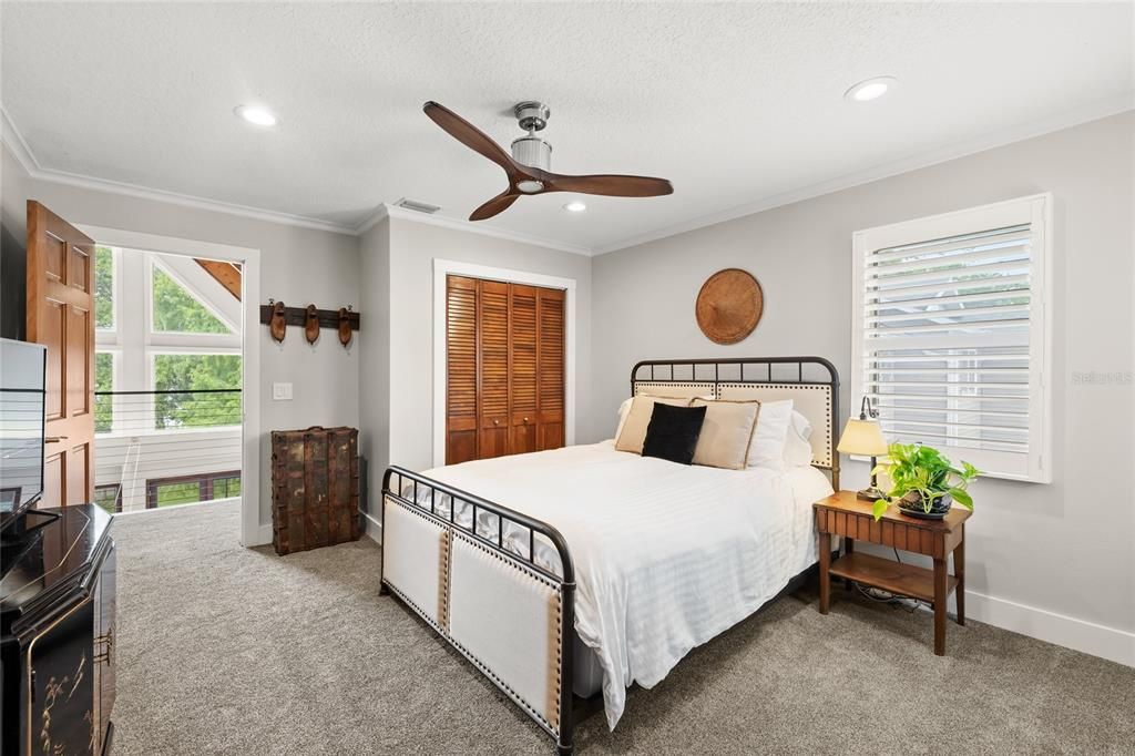 En Venta: $1,499,000 (5 camas, 3 baños, 4128 Pies cuadrados)