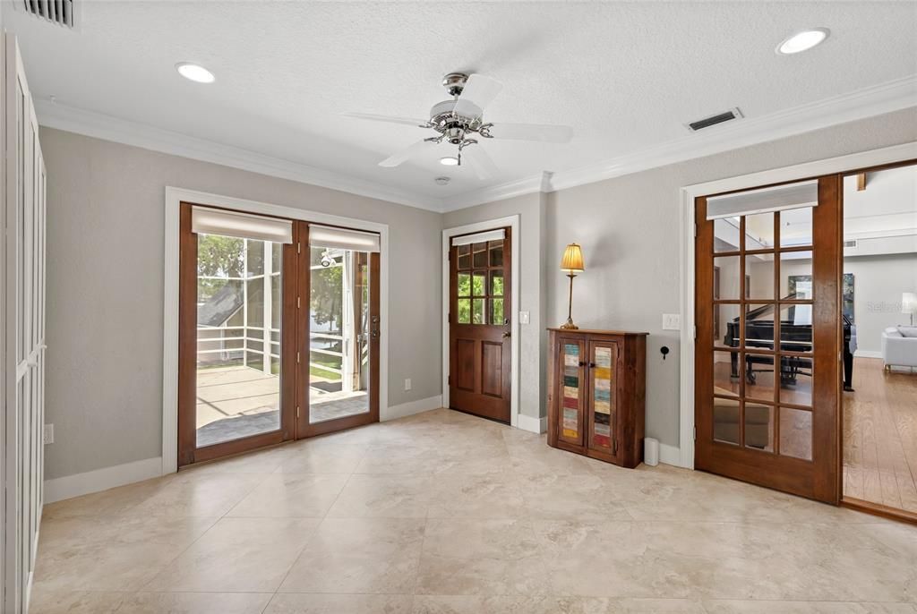 En Venta: $1,499,000 (5 camas, 3 baños, 4128 Pies cuadrados)