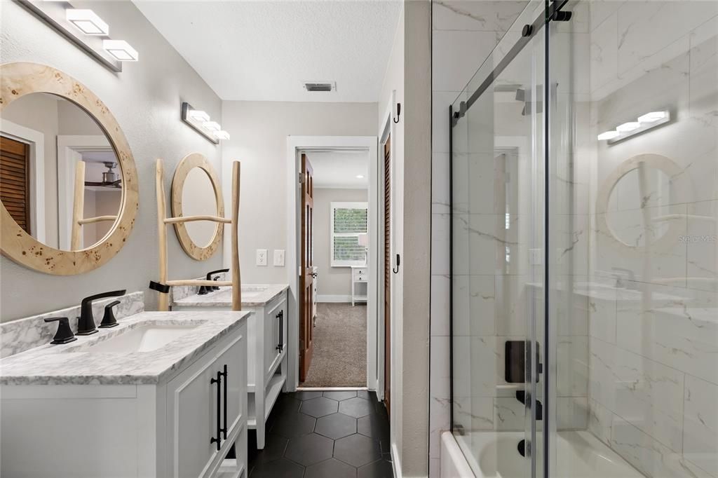 En Venta: $1,499,000 (5 camas, 3 baños, 4128 Pies cuadrados)