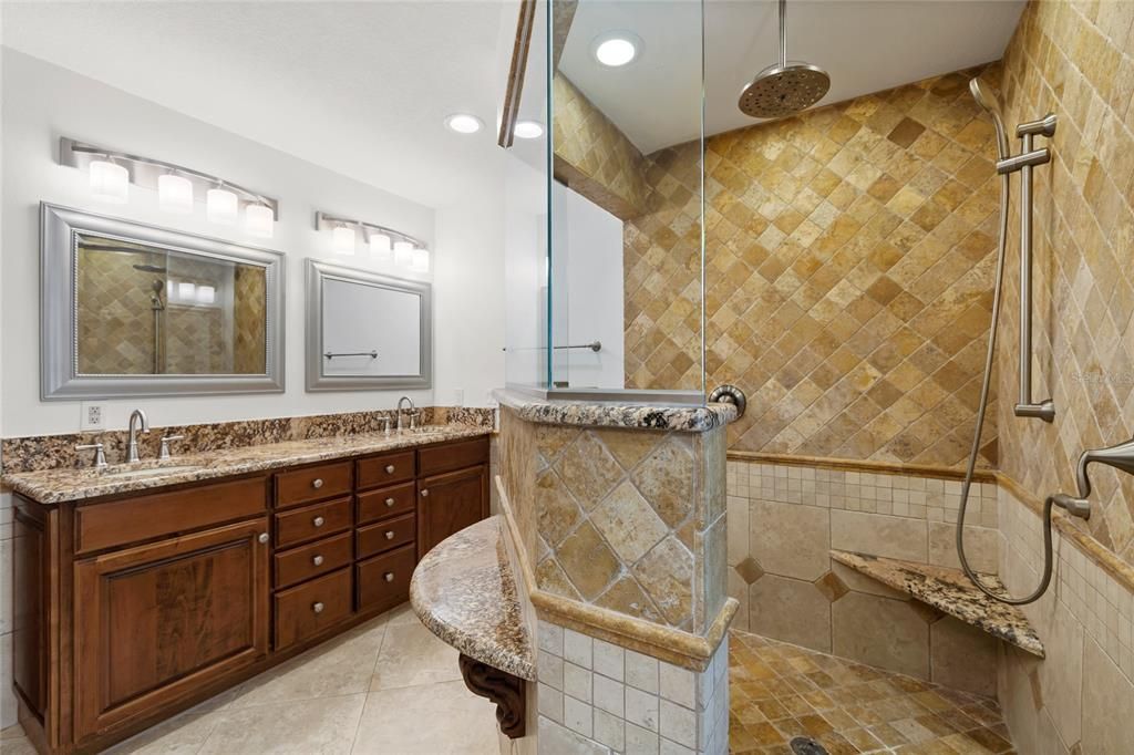 En Venta: $1,499,000 (5 camas, 3 baños, 4128 Pies cuadrados)
