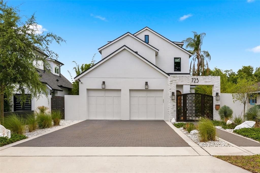 For Sale: $1,800,000 (4 beds, 4 baths, 3065 Square Feet)