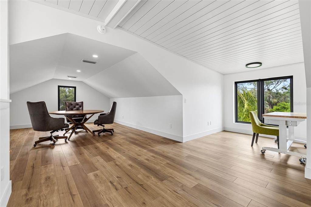 For Sale: $1,800,000 (4 beds, 4 baths, 3065 Square Feet)