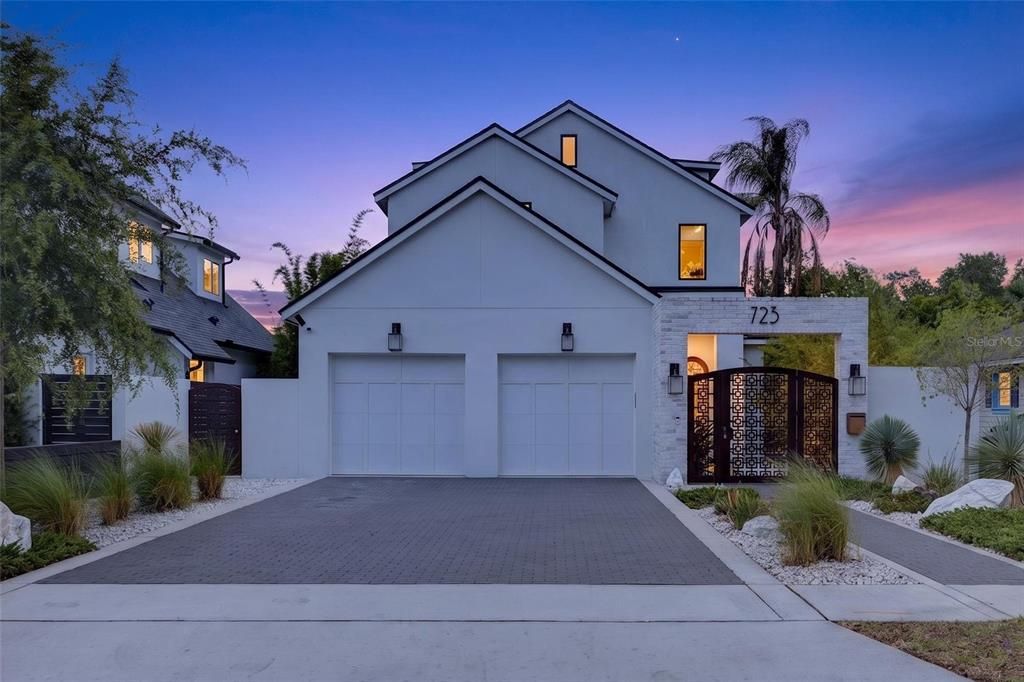For Sale: $1,800,000 (4 beds, 4 baths, 3065 Square Feet)