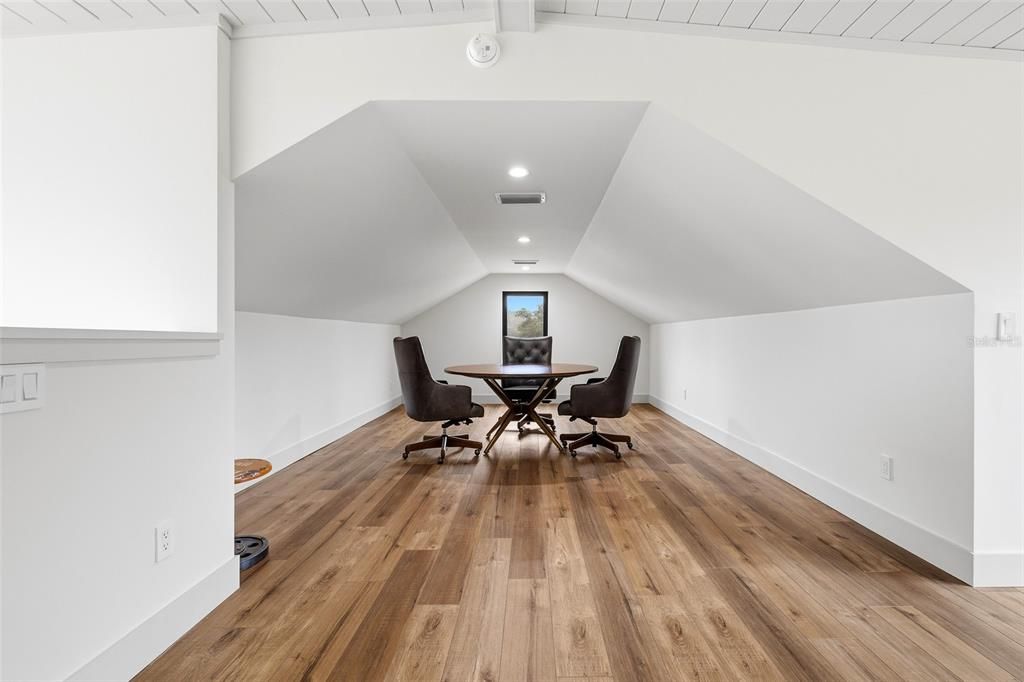 For Sale: $1,800,000 (4 beds, 4 baths, 3065 Square Feet)