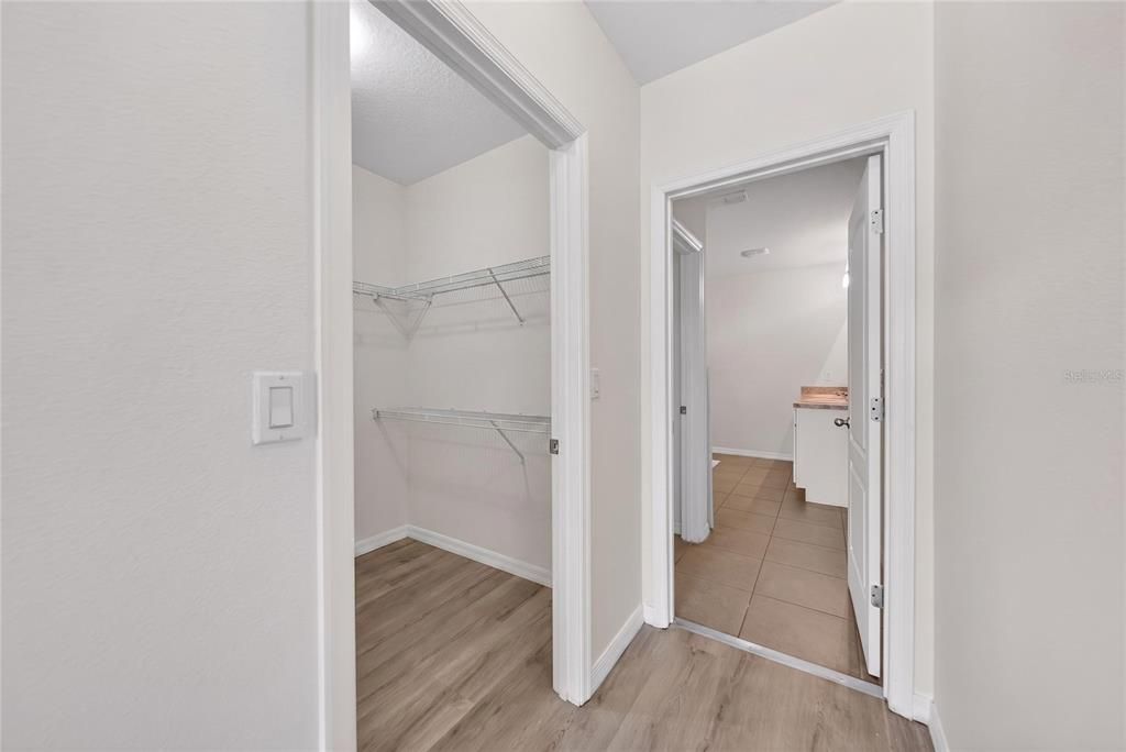 En Venta: $300,000 (3 camas, 2 baños, 1711 Pies cuadrados)