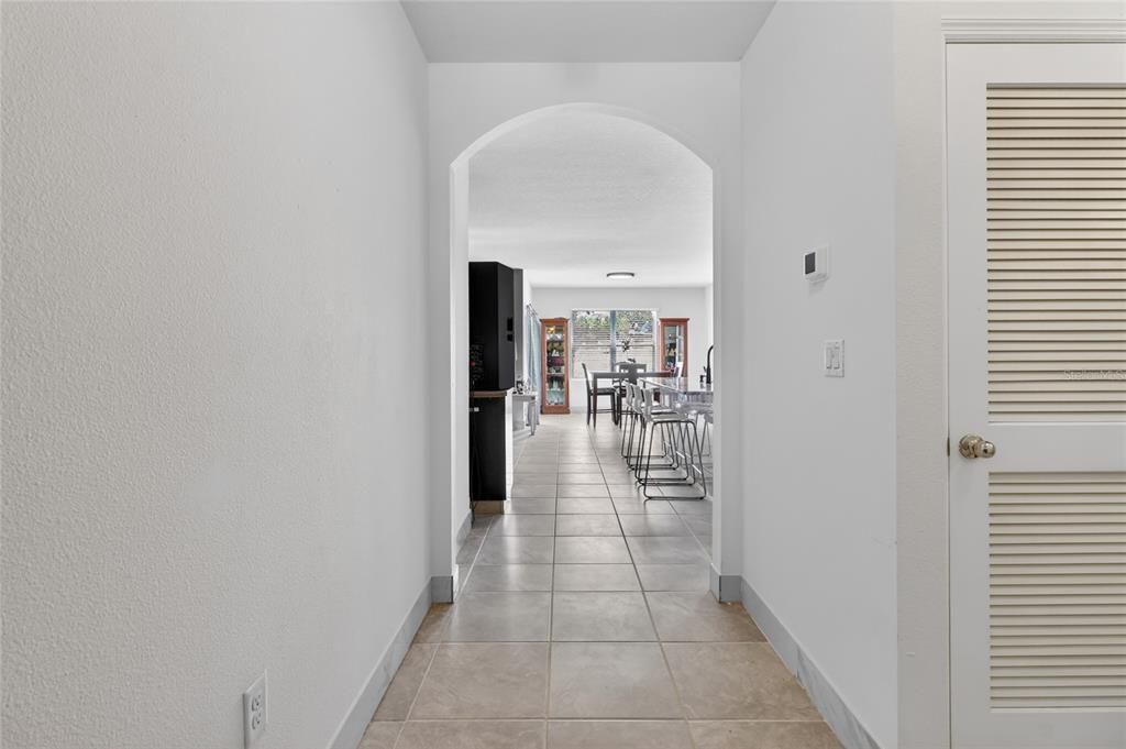 En Venta: $300,000 (3 camas, 2 baños, 1711 Pies cuadrados)