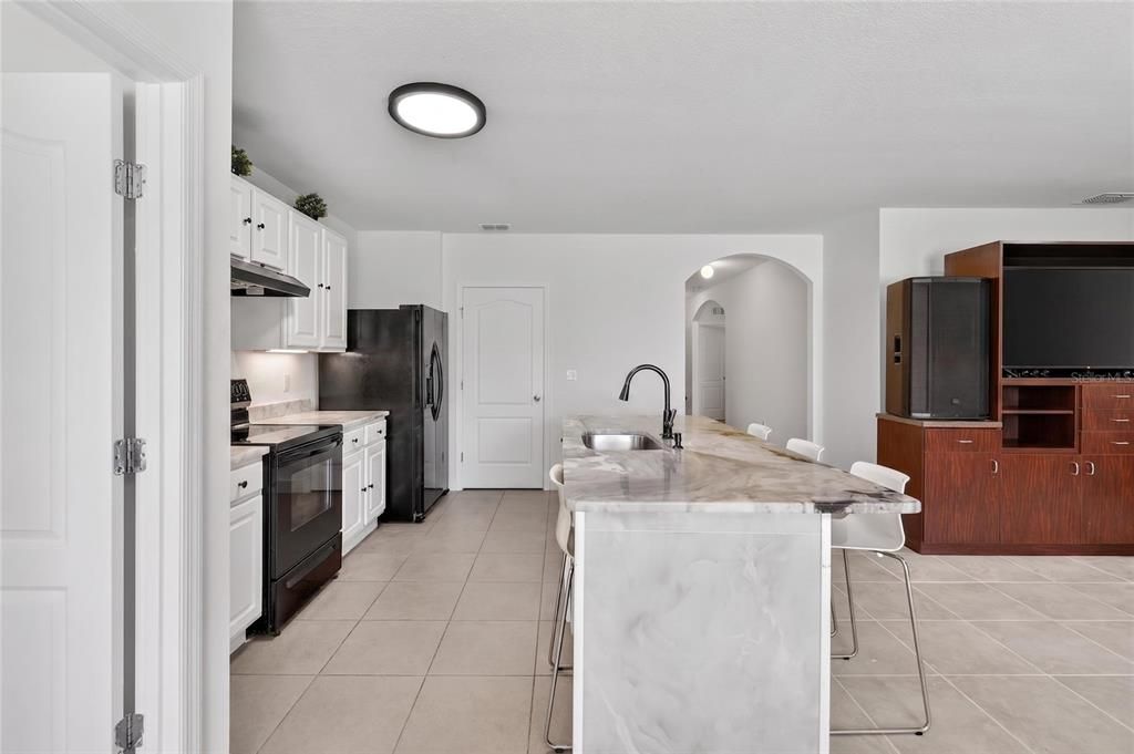 En Venta: $300,000 (3 camas, 2 baños, 1711 Pies cuadrados)