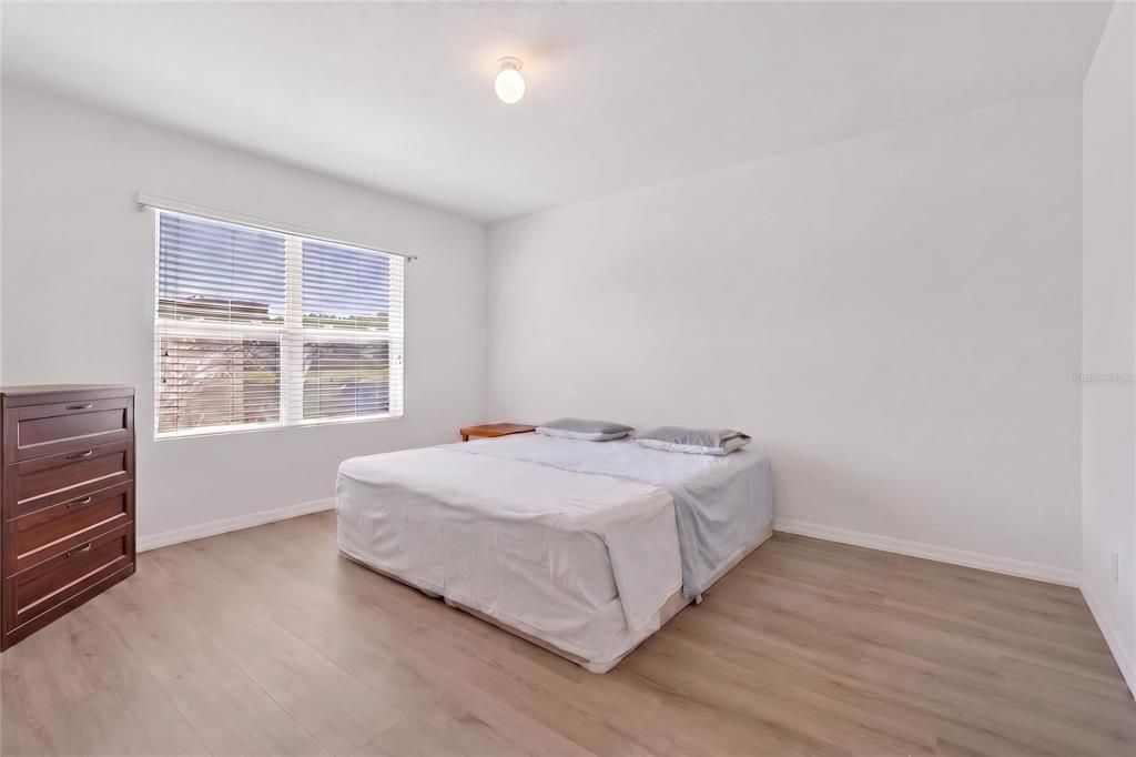 En Venta: $300,000 (3 camas, 2 baños, 1711 Pies cuadrados)