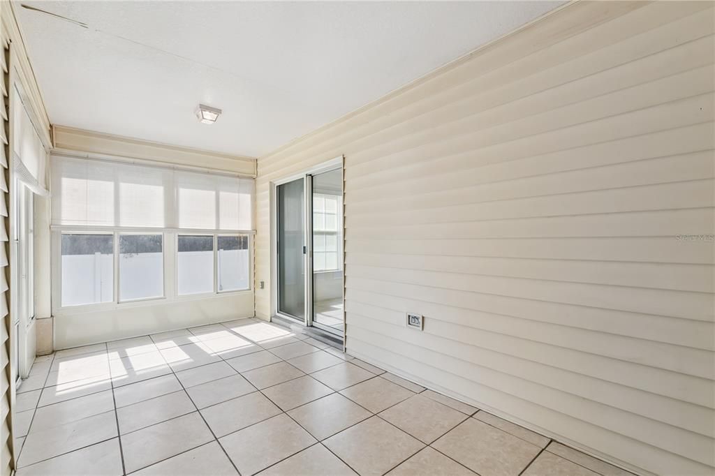 Activo con contrato: $360,000 (3 camas, 2 baños, 1766 Pies cuadrados)