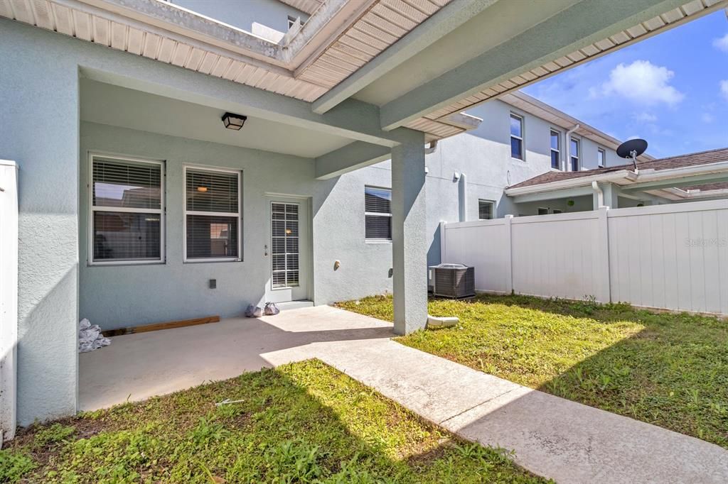 Active With Contract: $2,100 (3 beds, 2 baths, 1910 Square Feet)
