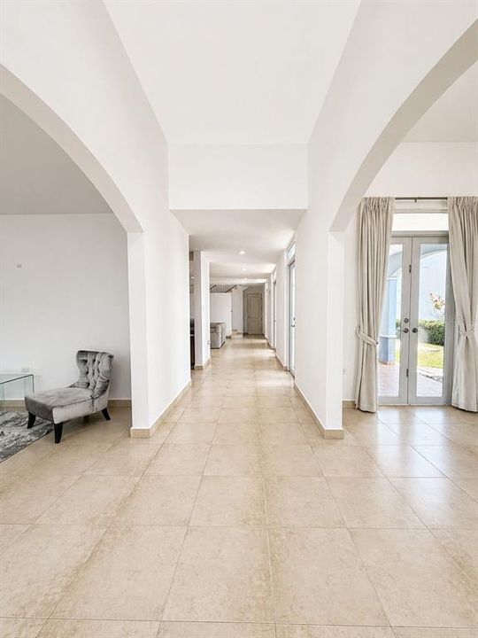 For Sale: $1,200,000 (4 beds, 3 baths, 800 Square Feet)