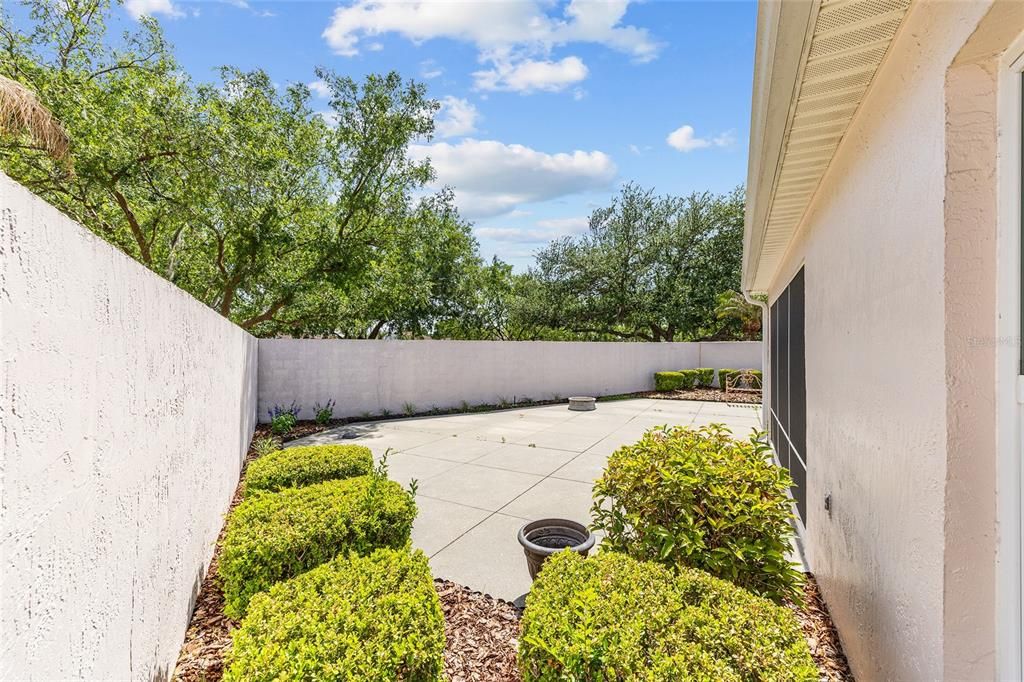 На продажу: $279,000 (2 спален, 2 ванн, 1094 Квадратных фут)