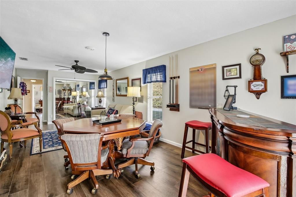 En Venta: $474,900 (3 camas, 2 baños, 2404 Pies cuadrados)