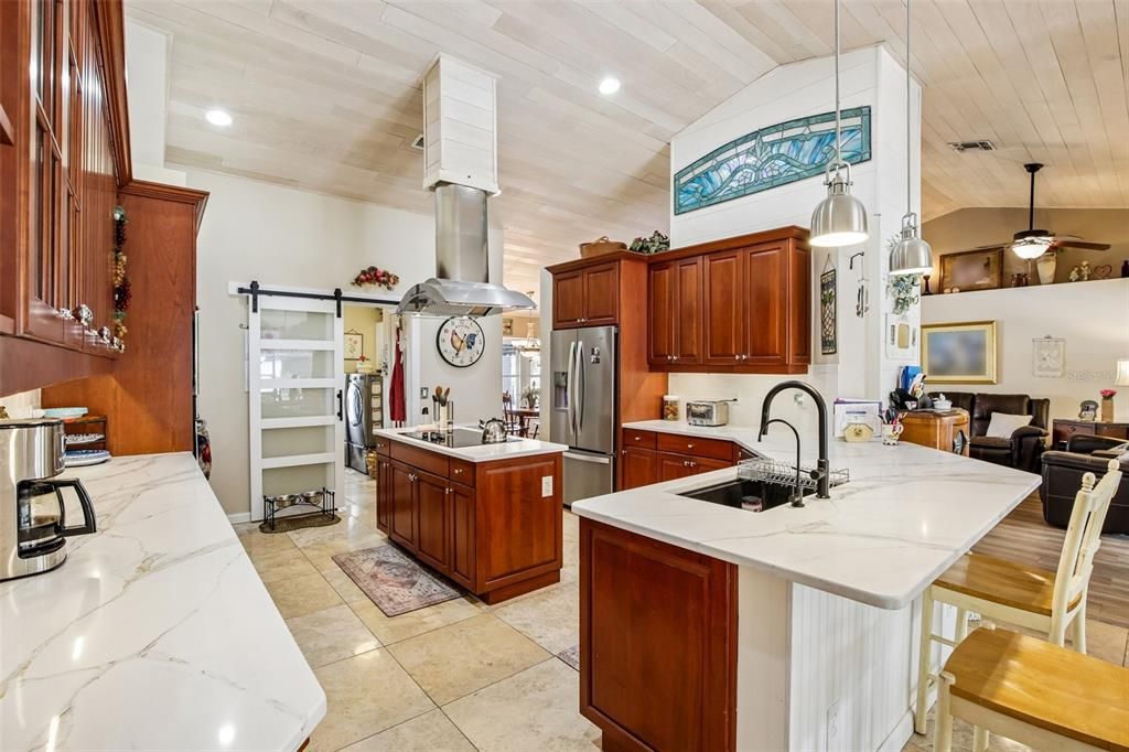 En Venta: $474,900 (3 camas, 2 baños, 2404 Pies cuadrados)